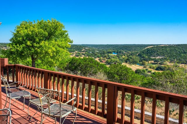 125 Crestline Dr, Kerrville, TX 78028