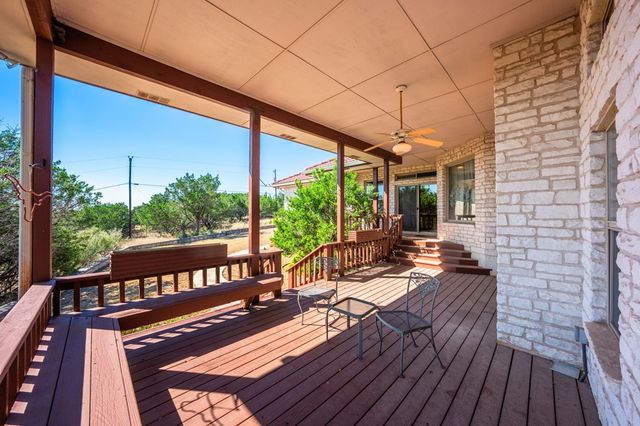 125 Crestline Dr, Kerrville, TX 78028