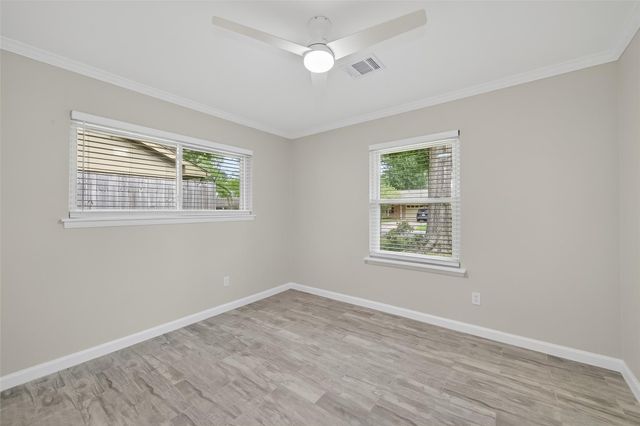 9642 Meadowglen Lane, Houston, TX 77063