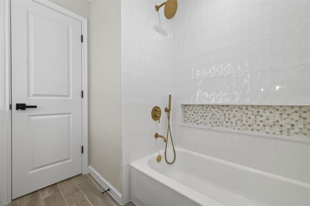 9642 Meadowglen Lane, Houston, TX 77063