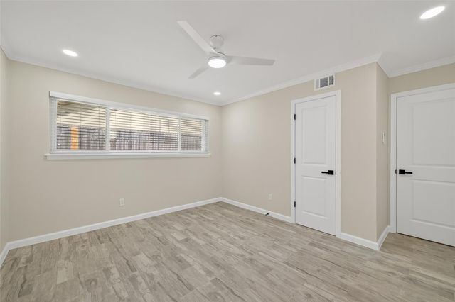 9642 Meadowglen Lane, Houston, TX 77063