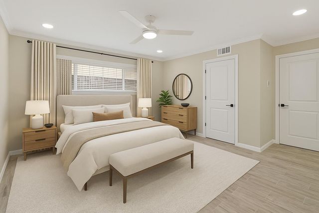 9642 Meadowglen Lane, Houston, TX 77063