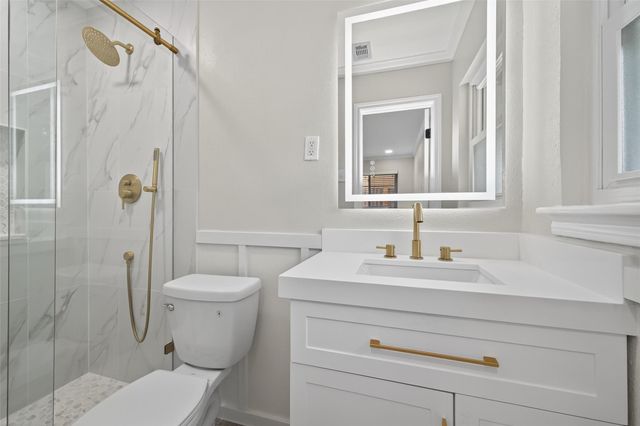 9642 Meadowglen Lane, Houston, TX 77063