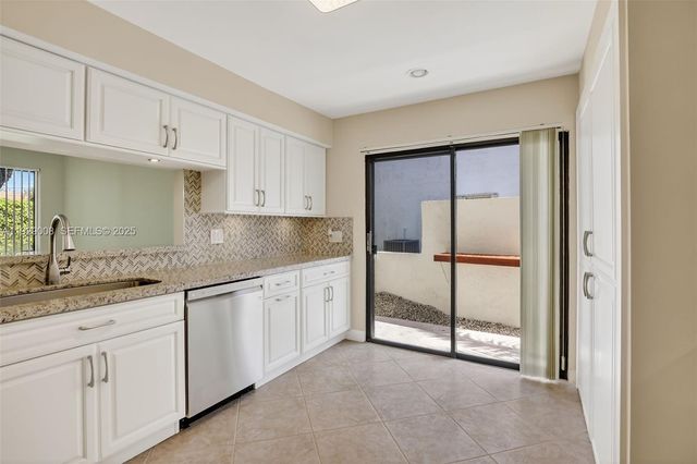 11541 Terra Bella Blvd 25, Plantation, FL 33325