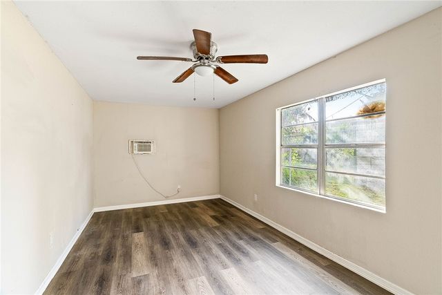 622 Airport, Corpus Christi, TX 78405