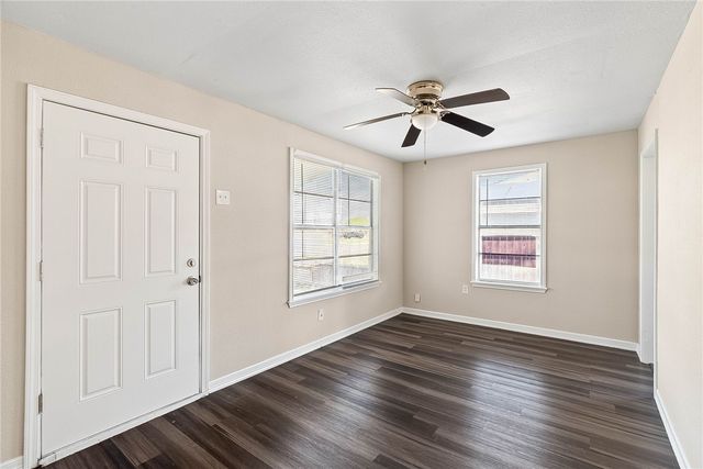 622 Airport, Corpus Christi, TX 78405