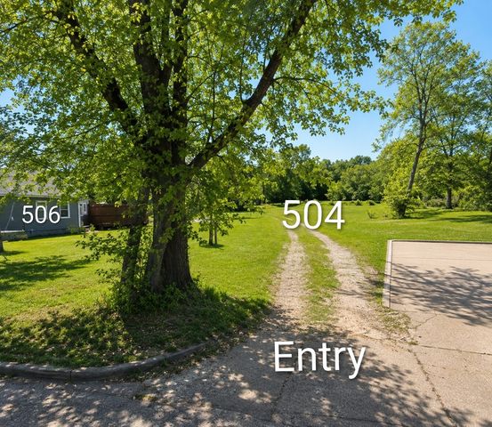 504 N Hampton Road, Desoto, TX 75115