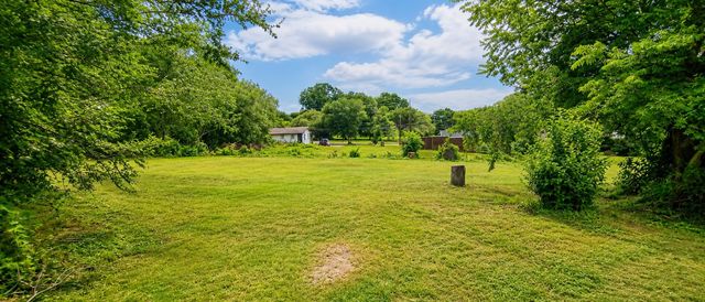504 N Hampton Road, Desoto, TX 75115
