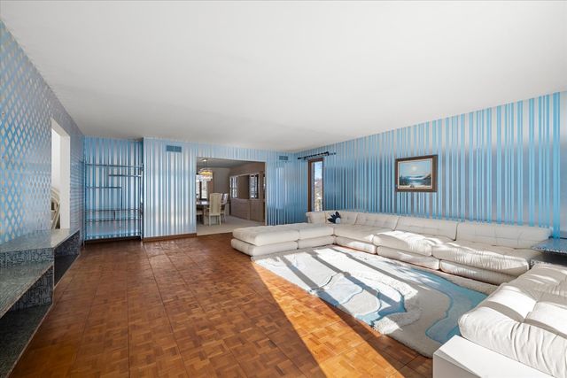 9 Buckingham Drive, Sugar Grove, IL 60554