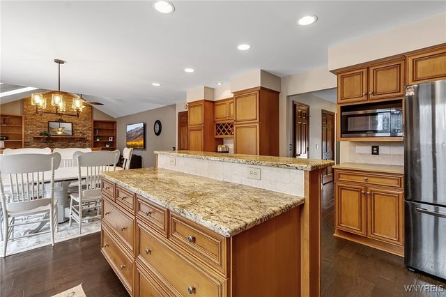 4 Summershade Court, Amherst, NY 14051