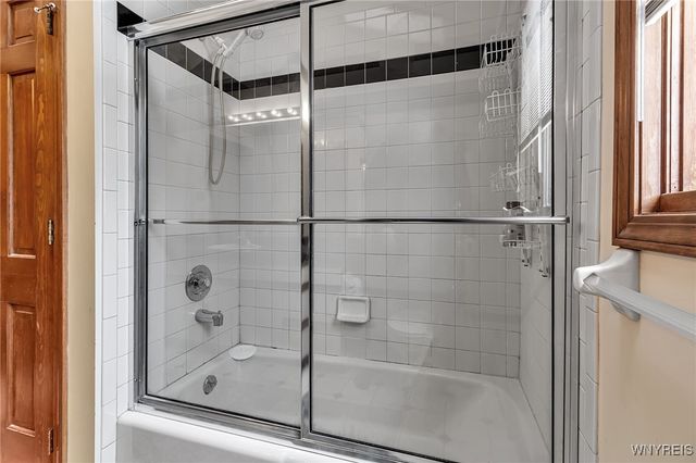 4 Summershade Court, Amherst, NY 14051