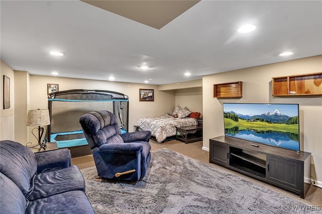 4 Summershade Court, Amherst, NY 14051