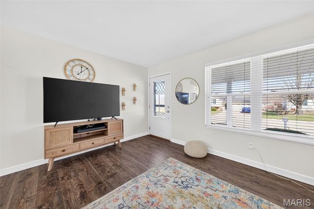 105 W Sunny Hill Boulevard, St Peters, MO 63376