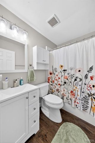 105 W Sunny Hill Boulevard, St Peters, MO 63376