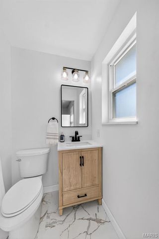 105 W Sunny Hill Boulevard, St Peters, MO 63376