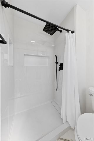 105 W Sunny Hill Boulevard, St Peters, MO 63376