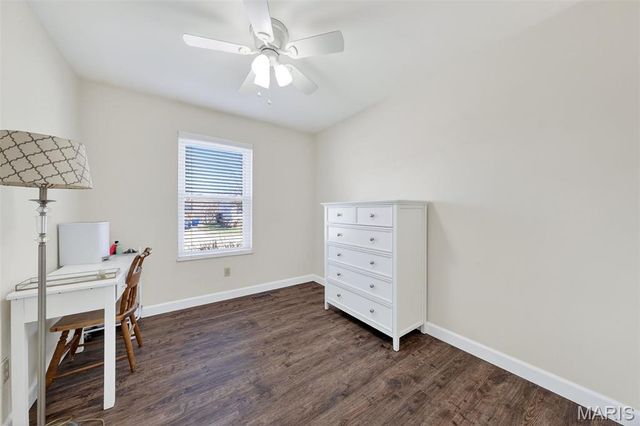 105 W Sunny Hill Boulevard, St Peters, MO 63376