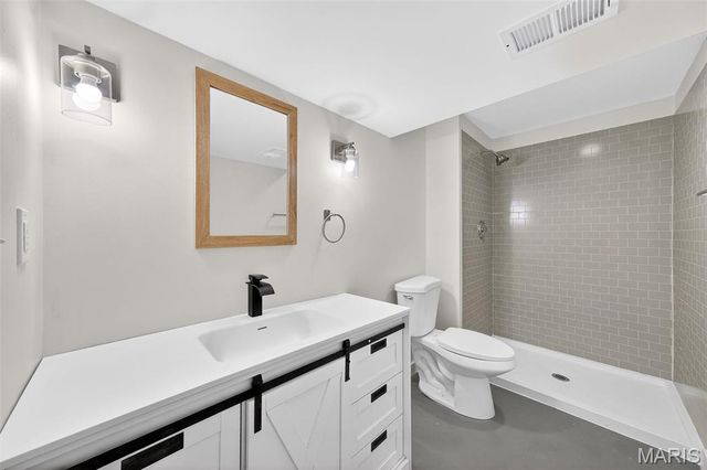 105 W Sunny Hill Boulevard, St Peters, MO 63376