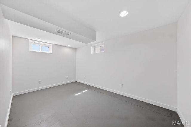 105 W Sunny Hill Boulevard, St Peters, MO 63376