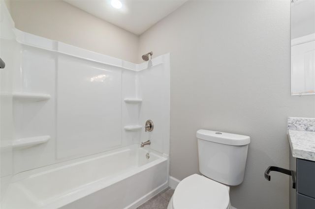 1416 E Avenue B, Bay City, TX 77414