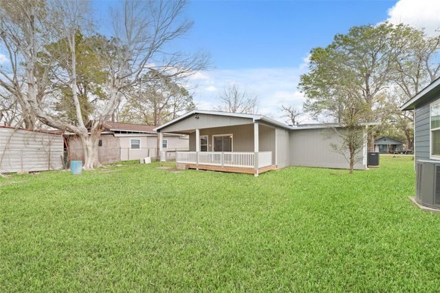 1416 E Avenue B, Bay City, TX 77414