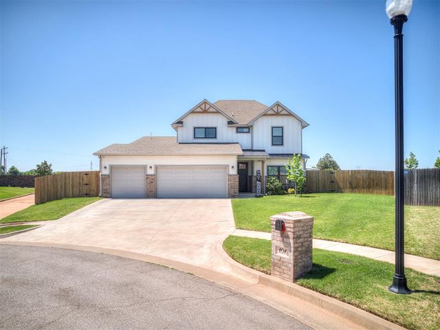 101 Carlow Way, Yukon, OK 73099