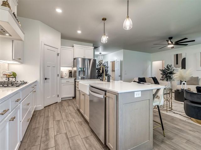 101 Carlow Way, Yukon, OK 73099