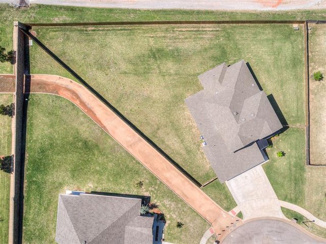 101 Carlow Way, Yukon, OK 73099