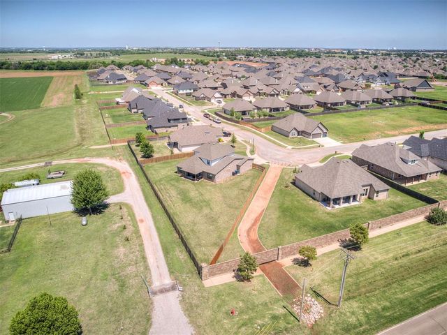 101 Carlow Way, Yukon, OK 73099