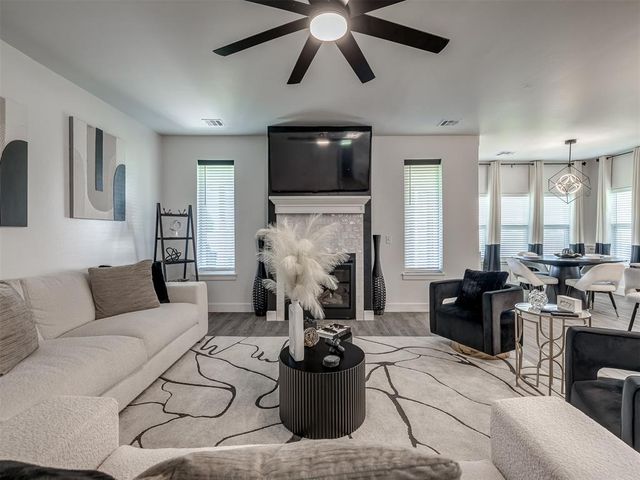 101 Carlow Way, Yukon, OK 73099