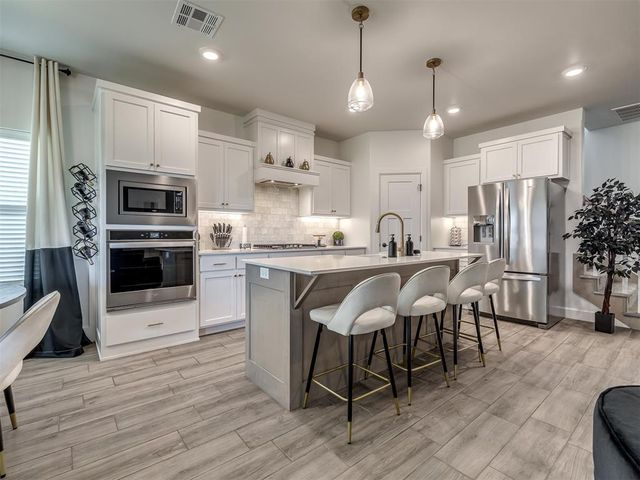 101 Carlow Way, Yukon, OK 73099