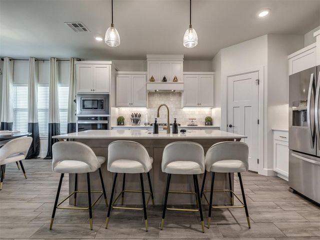101 Carlow Way, Yukon, OK 73099