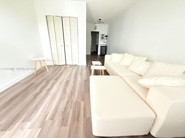 7720 Harding Ave 3, Miami Beach, FL 33141