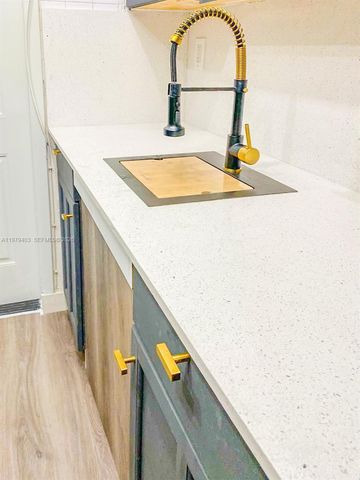 7720 Harding Ave 3, Miami Beach, FL 33141