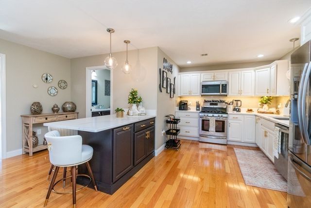 44 Brookside Dr 44, Hanson, MA 02341