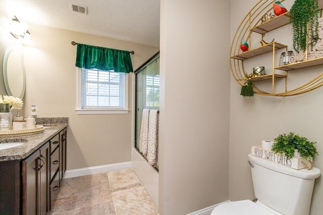 44 Brookside Dr 44, Hanson, MA 02341