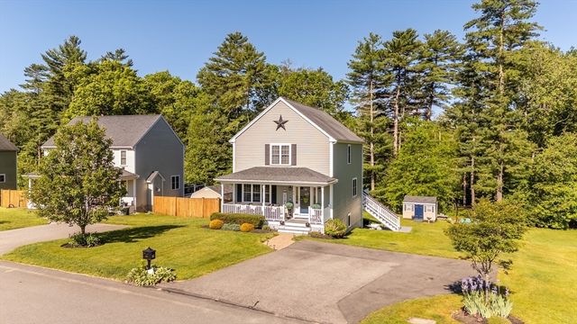 44 Brookside Dr 44, Hanson, MA 02341