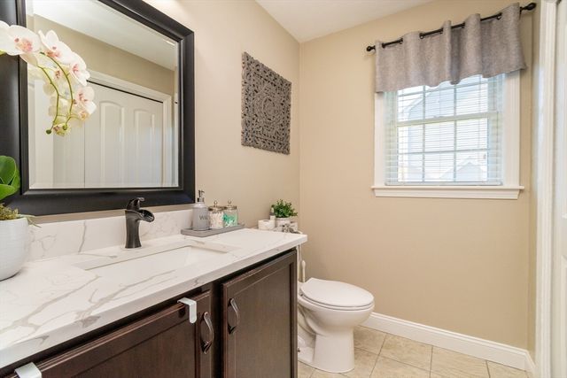44 Brookside Dr 44, Hanson, MA 02341