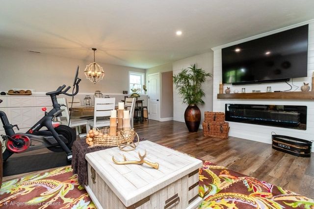44 Brookside Dr 44, Hanson, MA 02341
