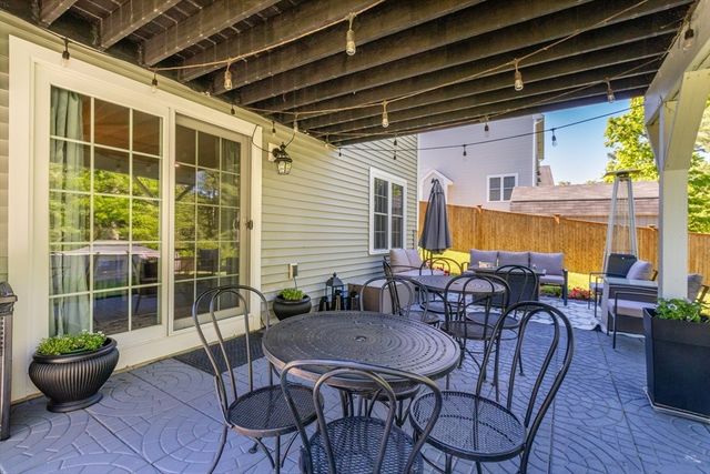 44 Brookside Dr 44, Hanson, MA 02341