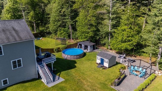 44 Brookside Dr 44, Hanson, MA 02341