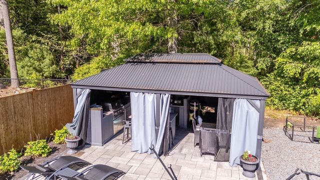 44 Brookside Dr 44, Hanson, MA 02341