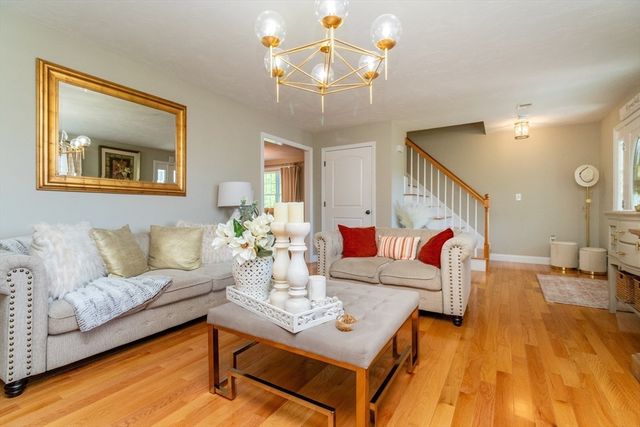 44 Brookside Dr 44, Hanson, MA 02341