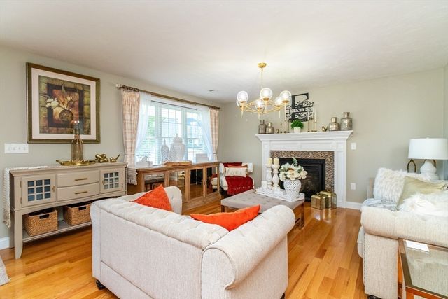 44 Brookside Dr 44, Hanson, MA 02341