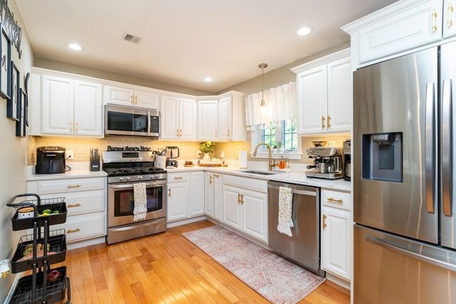 44 Brookside Dr 44, Hanson, MA 02341