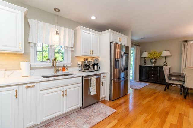 44 Brookside Dr 44, Hanson, MA 02341