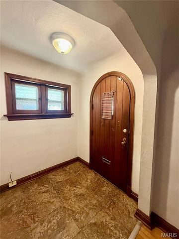 1545 Sells Avenue, St Louis, MO 63147