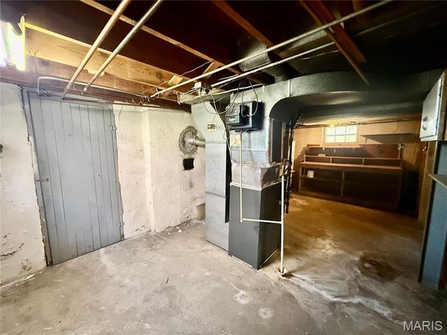 1545 Sells Avenue, St Louis, MO 63147