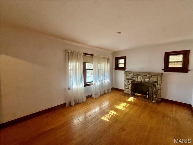 1545 Sells Avenue, St Louis, MO 63147