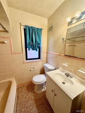 1545 Sells Avenue, St Louis, MO 63147